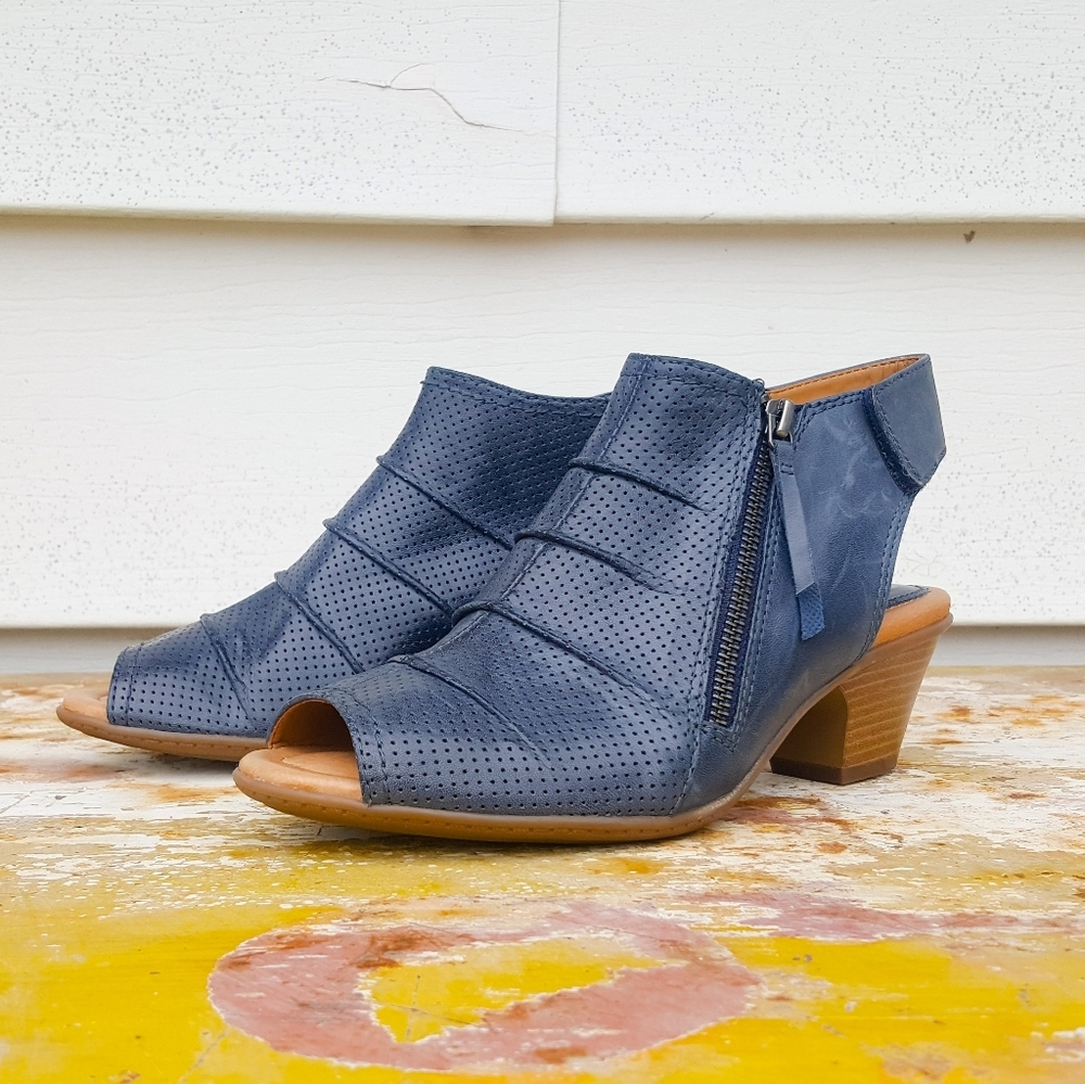 Earth Shoes Hydra New Without Box